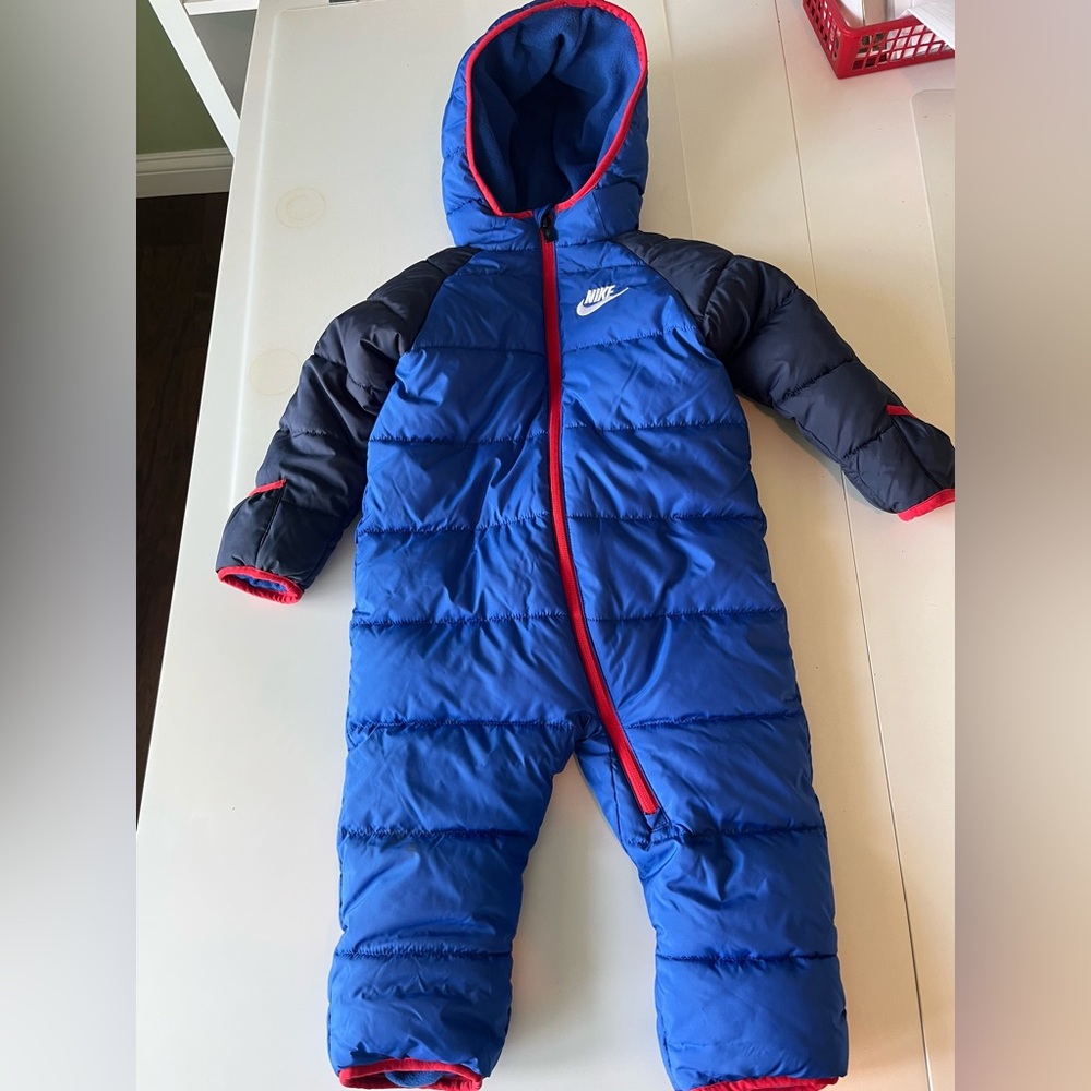 Nike Cire Insulated Snowsuit Size 18 M